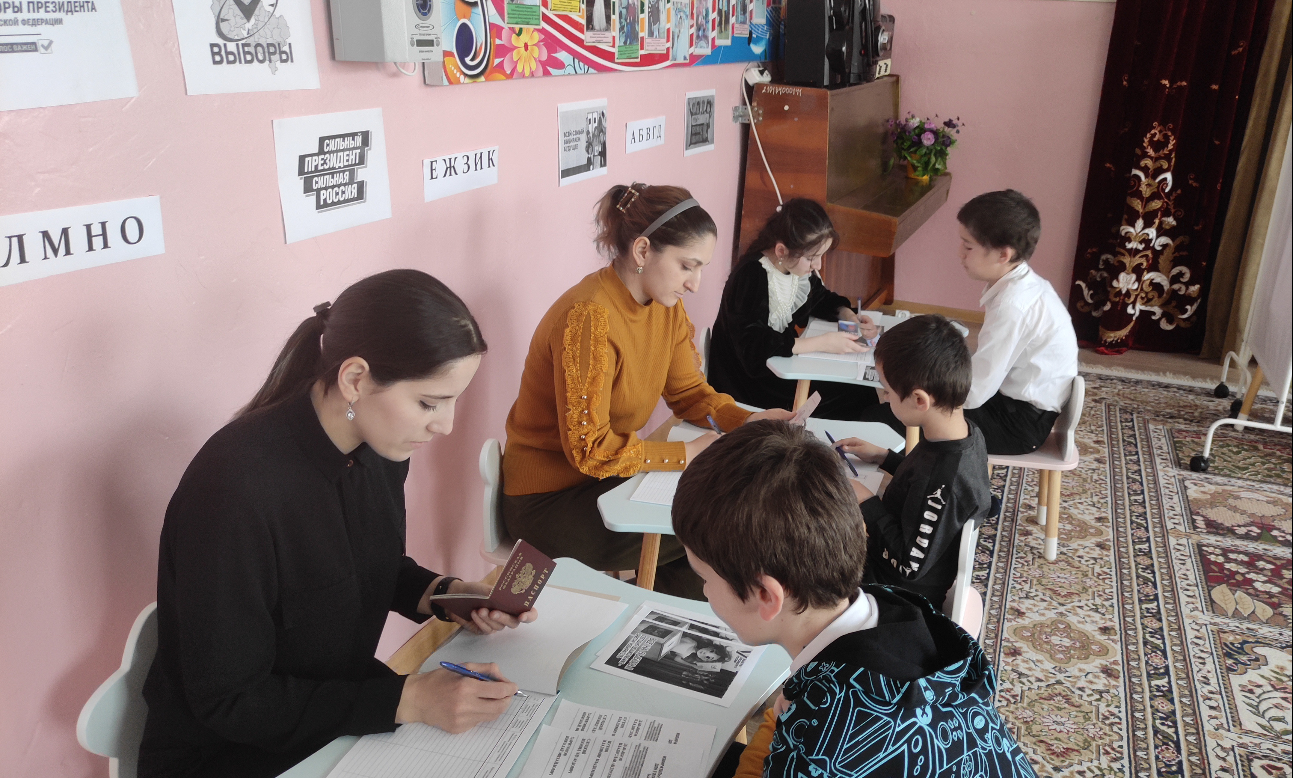 «И малыши все знать должны, что такое Выборы»